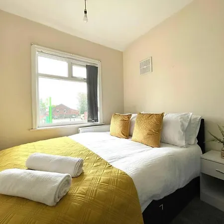Bright 3 Bed With Free Parking