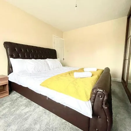 Tatil Evi Bright 3 Bed With Free Parking *