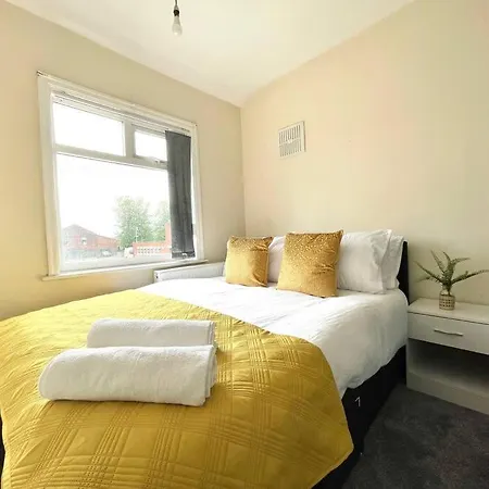 Bright 3 Bed With Free Parking Tatil Evi *